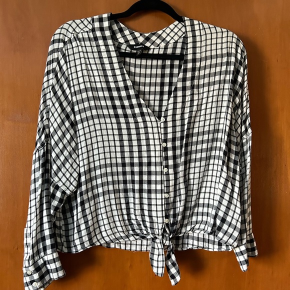 Tie front top - Picture 2 of 3